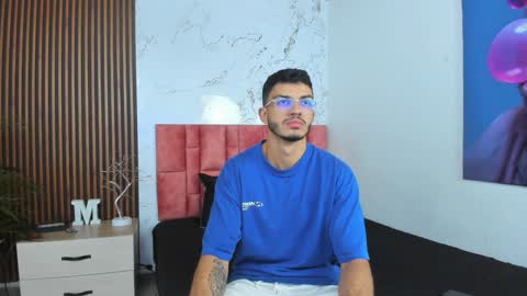 Axel  online show from December 9, 5:29 am