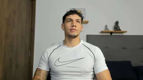 Snapshot of axel_taylor21 chatting on September 16, 9:48 pm INDEPENDENT MODEL online show from September 16, 9:48 pm