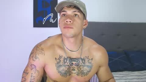 Snapshot of axel_taylor21 chatting on December 28, 12:15 am INDEPENDENT MODEL online show from December 28, 12:15 am