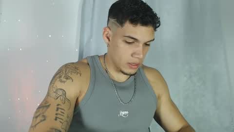 Snapshot of axel_taylor21 chatting on January 31, 12:28 am INDEPENDENT MODEL online show from January 31, 12:28 am