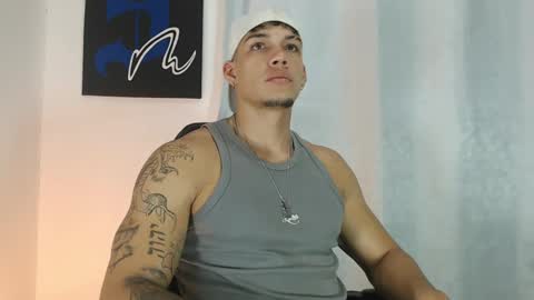 Snapshot of axel_taylor21 chatting on February 2, 1:55 am INDEPENDENT MODEL online show from February 2, 1:55 am