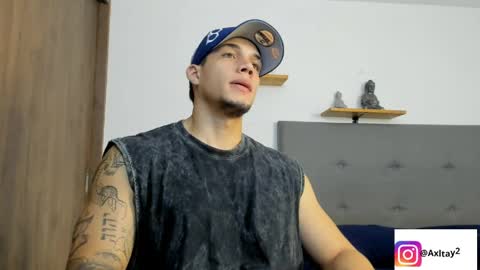 INDEPENDENT MODEL  online show from April 1, 2:35 am