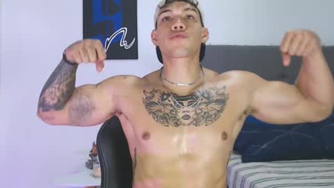 Snapshot of axel_taylor21 chatting on December 27, 2:04 am INDEPENDENT MODEL online show from December 27, 2:04 am