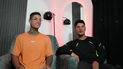 Snapshot of axel_villa chatting on February 11, 10:39 pm Agustin online show from February 11, 10:39 pm