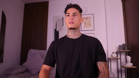 Snapshot of axel_villa chatting on September 12, 7:14 pm Agustin online show from September 12, 7:14 pm