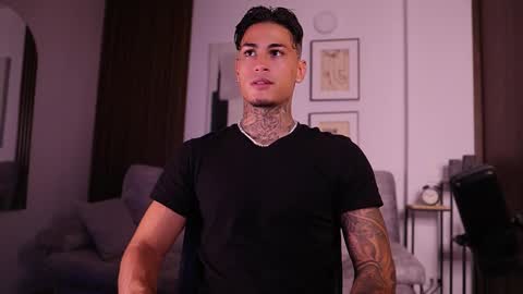 Snapshot of axel_villa chatting on September 19, 8:08 pm Agustin online show from September 19, 8:08 pm