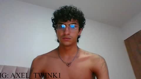 Snapshot of axellatino_ chatting on September 25, 12:09 am Axel  online show from September 25, 12:09 am