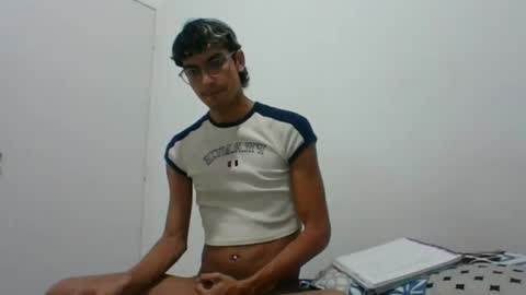 Snapshot of axellatino_ chatting on February 6, 3:06 am Axel  online show from February 6, 3:06 am