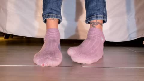 Snapshot of axellcollins chatting on December 28, 12:57 am im your little femboy  ALEX   online show from December 28, 12:57 am