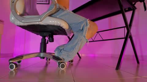 Snapshot of axellcollins chatting on October 2, 2:59 am im your little femboy  ALEX   online show from October 2, 2:59 am