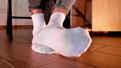 Snapshot of axellcollins chatting on February 19, 11:36 pm im your little femboy  ALEX   online show from February 19, 11:36 pm