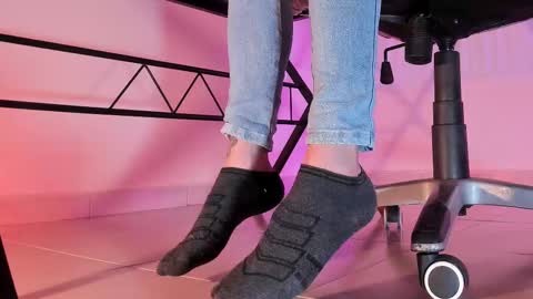 Snapshot of axellcollins chatting on September 24, 4:34 am im your little femboy  ALEX   online show from September 24, 4:34 am