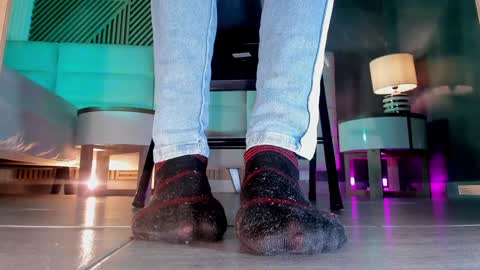 Snapshot of axellcollins chatting on December 14, 9:35 pm im your little femboy  ALEX   online show from December 14, 9:35 pm