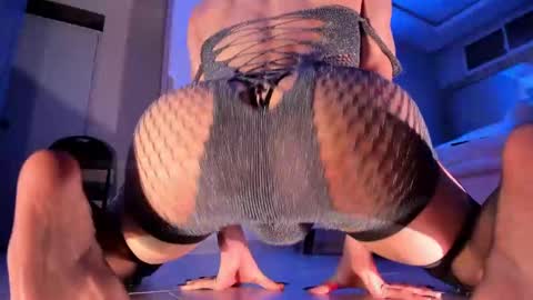 Snapshot of axellcollins chatting on January 31, 6:02 am im your little femboy  ALEX   online show from January 31, 6:02 am