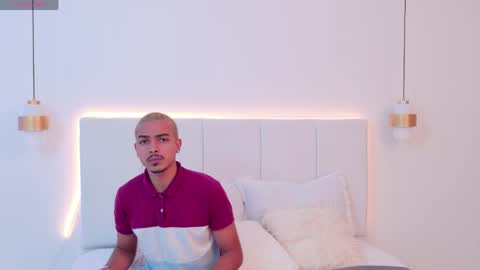 Axel online show from May 17, 3:19 pm