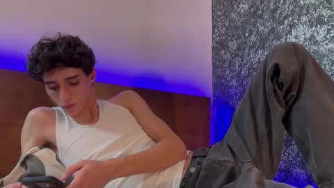 nice boy online show from November 20, 5:40 am