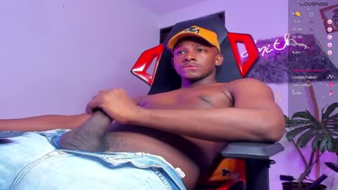 Snapshot of baby_smith chatting on December 12, 2:26 am FOLLOW ME  online show from December 12, 2:26 am