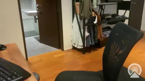 bad7062724 online show from January 15, 8:51 am