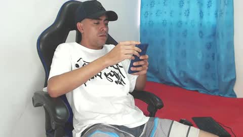 Juan Help us reach 100 likes online show from February 25, 12:13 pm