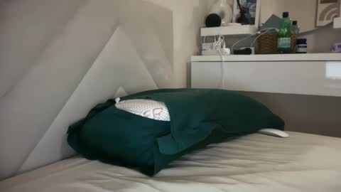 bagvag0 online show from April 11, 1:58 pm