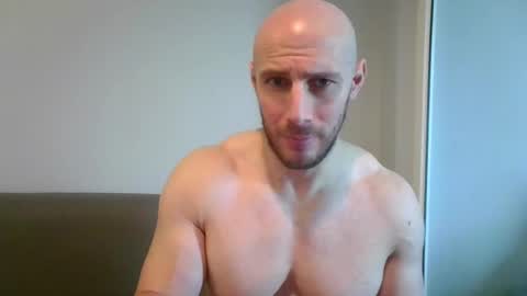 Snapshot of baldyboyy chatting on March 9, 4:27 am baldyboyy online show from March 9, 4:27 am