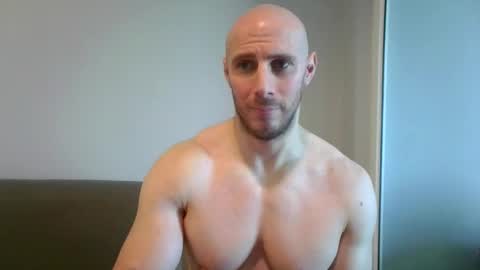 Snapshot of baldyboyy chatting on March 2, 4:07 am baldyboyy online show from March 2, 4:07 am