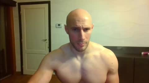 Snapshot of baldyboyy chatting on December 8, 4:07 pm baldyboyy online show from December 8, 4:07 pm