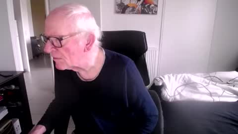 barbapapa73508870 online show from February 23, 7:38 am