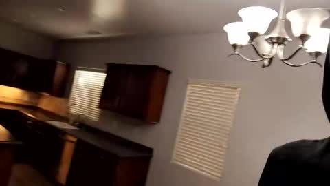 barniemay online show from December 22, 4:04 pm