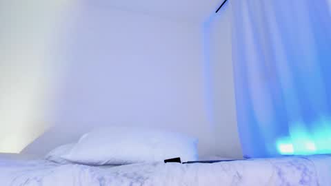 Bruce  online show from January 28, 12:00 pm