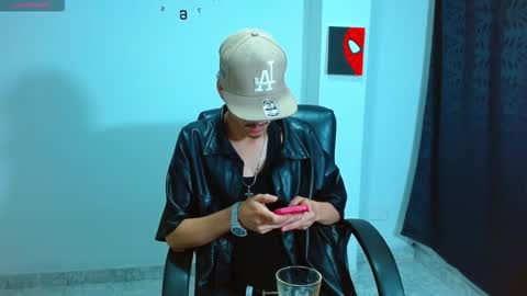 Snapshot of bastiaan_28 chatting on September 19, 4:02 am Bastian online show from September 19, 4:02 am