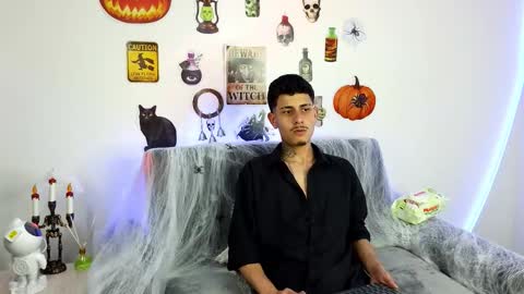 Snapshot of bastiaan_28 chatting on October 16, 4:53 am Bastian online show from October 16, 4:53 am