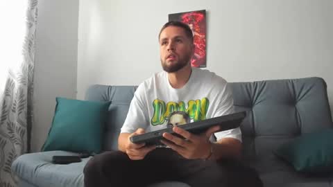 bastianwatson10 online show from March 7, 6:54 pm