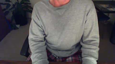 BateBro13 online show from December 6, 1:44 pm