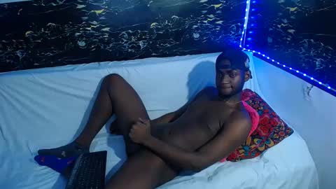 Snapshot of bbc_stallionn chatting on September 28, 4:54 am Andrew  online show from September 28, 4:54 am