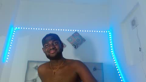 Andrew  online show from November 20, 7:02 pm