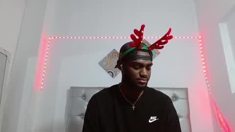 Andrew  online show from December 4, 7:10 pm