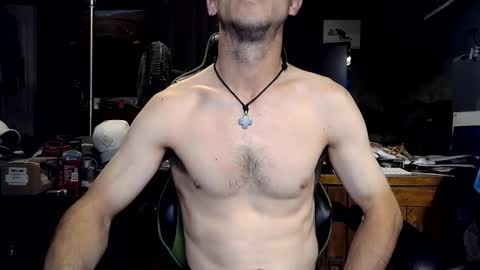 bchillin28 online show from October 19, 10:57 pm