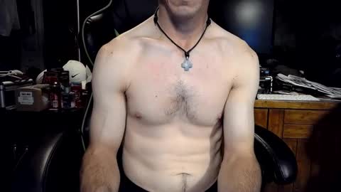 bchillin28 online show from September 27, 1:36 am