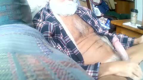 Snapshot of beardbushy chatting on February 19, 4:00 pm beardbushy online show from February 19, 4:00 pm