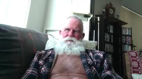 Snapshot of beardbushy chatting on September 21, 3:45 pm beardbushy online show from September 21, 3:45 pm