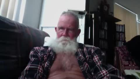 Snapshot of beardbushy chatting on October 31, 4:21 pm beardbushy online show from October 31, 4:21 pm