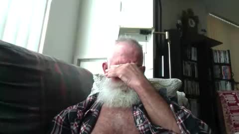 Snapshot of beardbushy chatting on October 23, 2:20 pm beardbushy online show from October 23, 2:20 pm