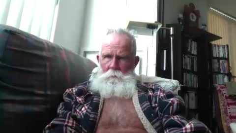 Snapshot of beardbushy chatting on October 9, 2:33 pm beardbushy online show from October 9, 2:33 pm