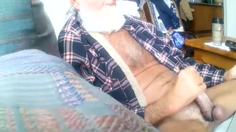 Snapshot of beardbushy chatting on February 17, 4:15 pm beardbushy online show from February 17, 4:15 pm