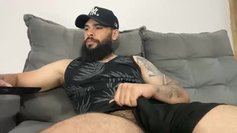 Snapshot of beardmax chatting on October 25, 6:48 am Min online show from October 25, 6:48 am