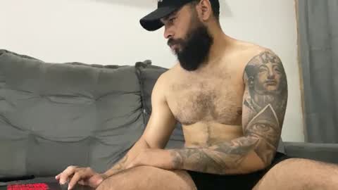 Snapshot of beardmax chatting on October 26, 6:59 am Min online show from October 26, 6:59 am