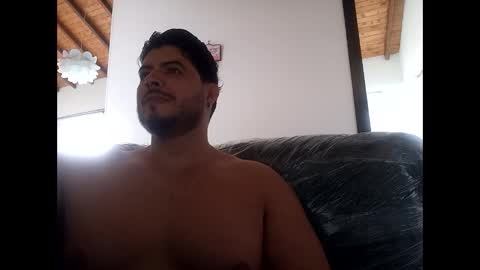 Snapshot of beefypecs_10 chatting on February 7, 8:42 pm Criss2fer online show from February 7, 8:42 pm