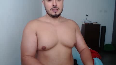 Snapshot of beefypecs_10 chatting on September 24, 8:29 pm Criss2fer online show from September 24, 8:29 pm