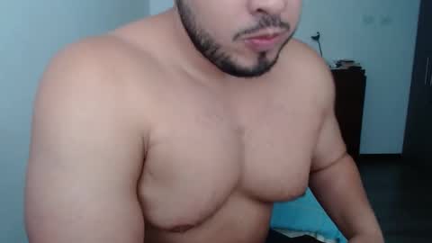 Snapshot of beefypecs_10 chatting on October 20, 8:57 pm Criss2fer online show from October 20, 8:57 pm